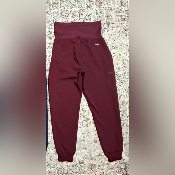 FIGS Maternity jogger scrub pants size Small Petite maroon - Picture 2 of 8